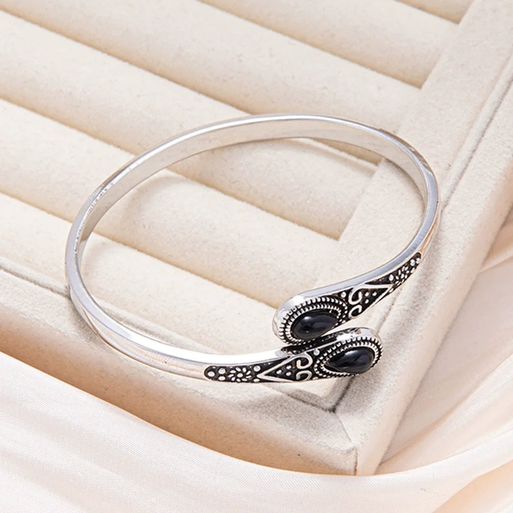 Waterdrop Agate-Style Cuff Bracelet – product image 4