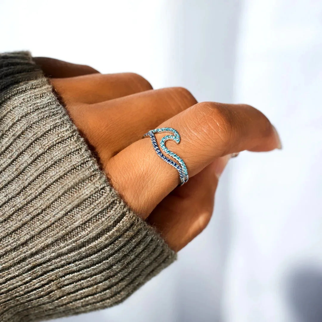 Gradient Blue Wave Ring – product image 3