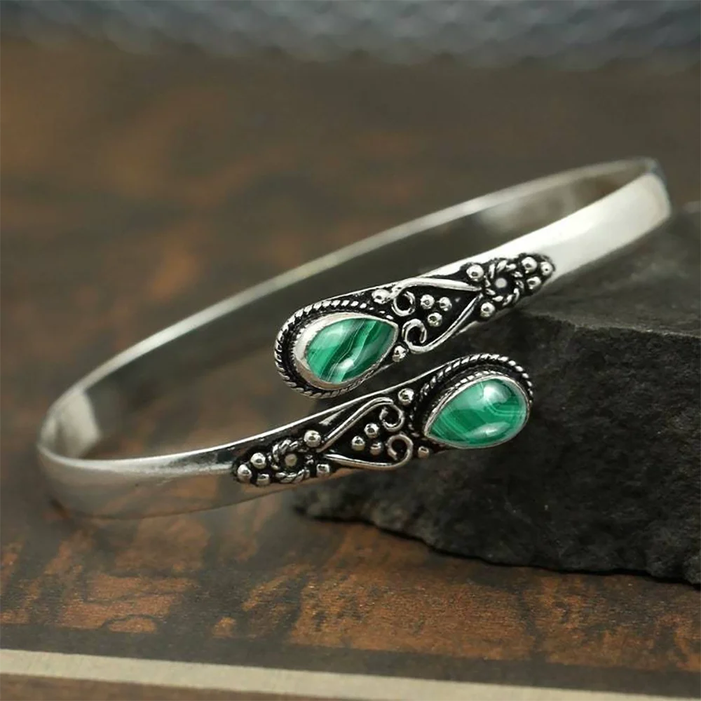 Waterdrop Agate-Style Cuff Bracelet – product image 2