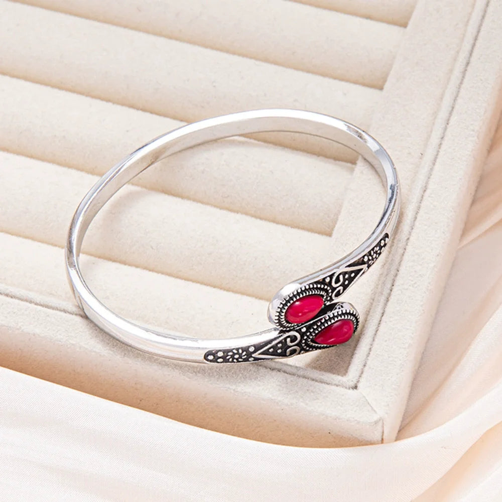 Waterdrop Agate-Style Cuff Bracelet – product image 5